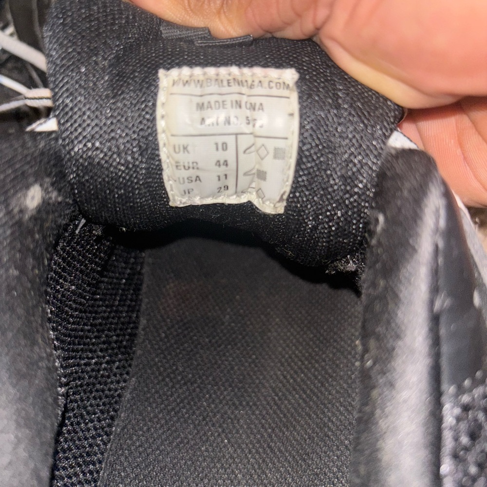 Balenciaga Black Sneakers with White Laces - Picture 4 of 7
